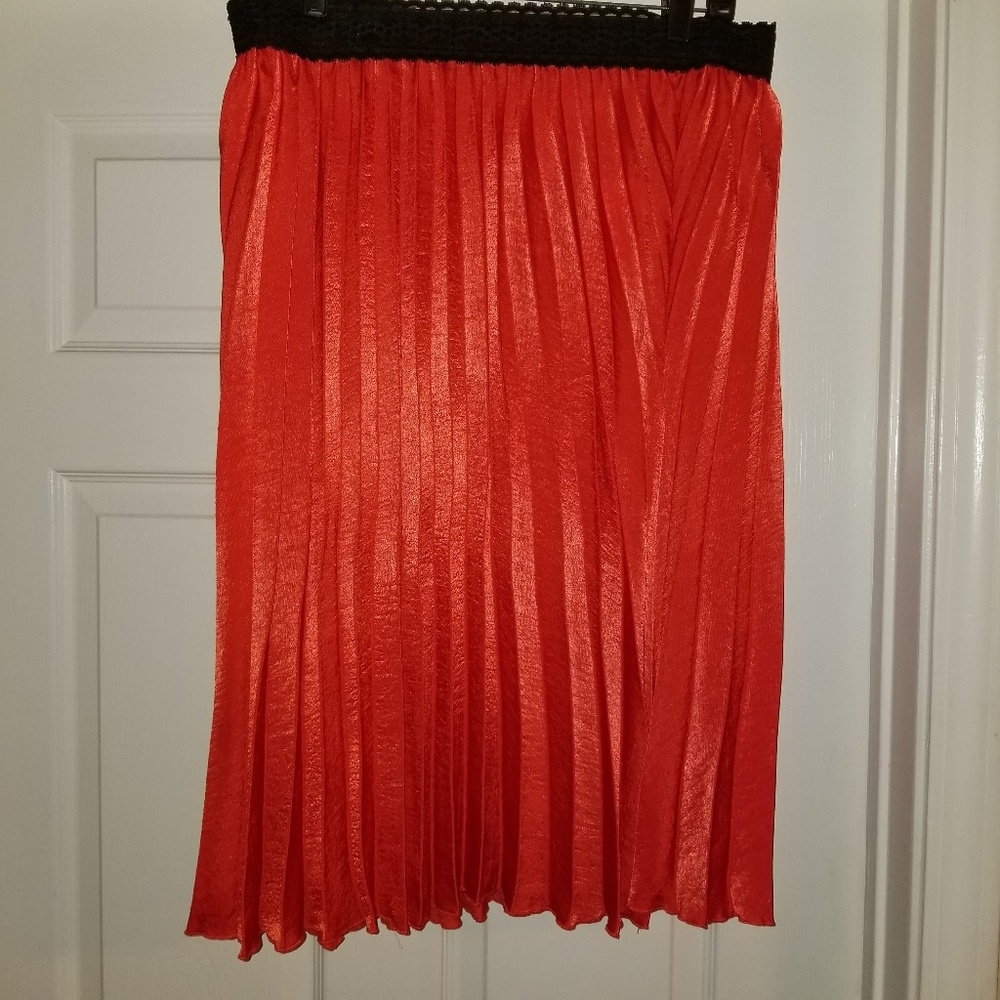 2X Jesse & J red pleated accordion skirt